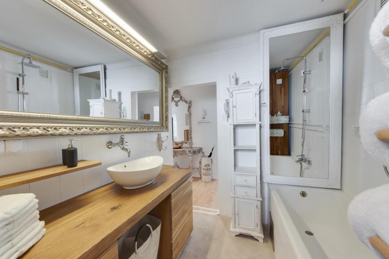 Amazing Apartment In Downtown Maribor Ngoại thất bức ảnh