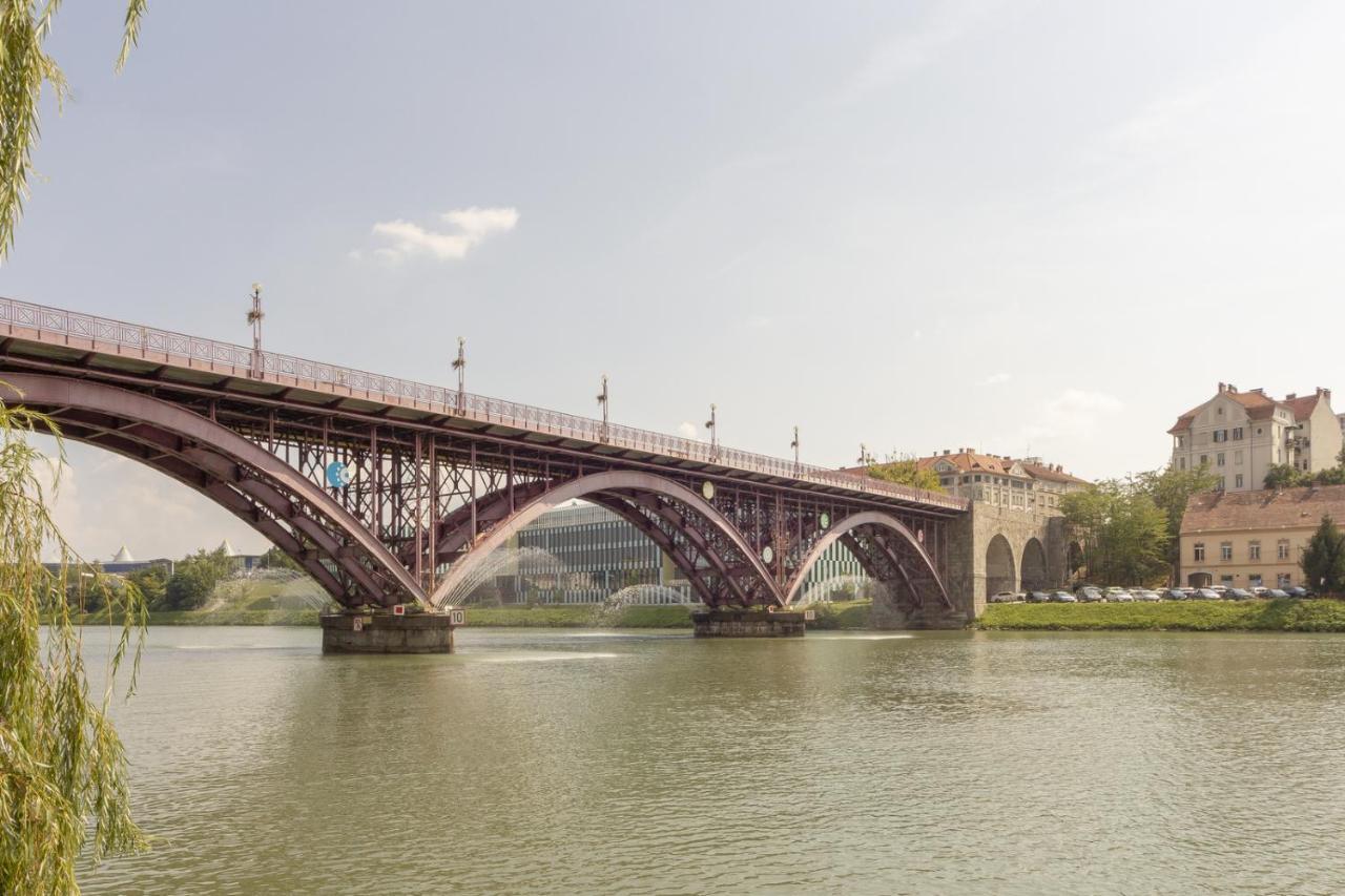Amazing Apartment In Downtown Maribor Ngoại thất bức ảnh